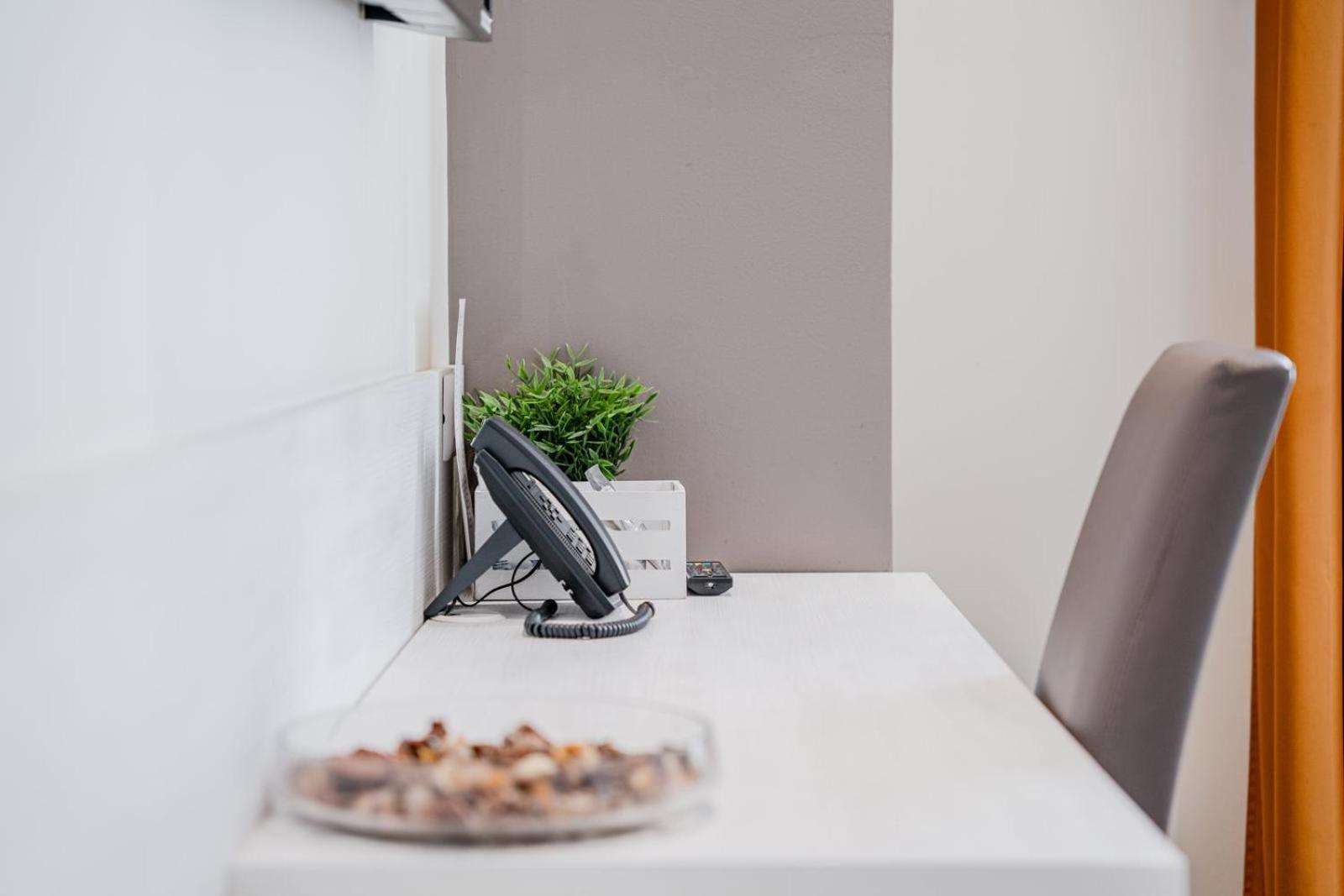 Confidence Hotel San Silvestro San Prospero Екстериор снимка