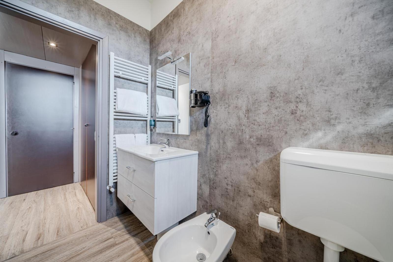 Confidence Hotel San Silvestro San Prospero Екстериор снимка