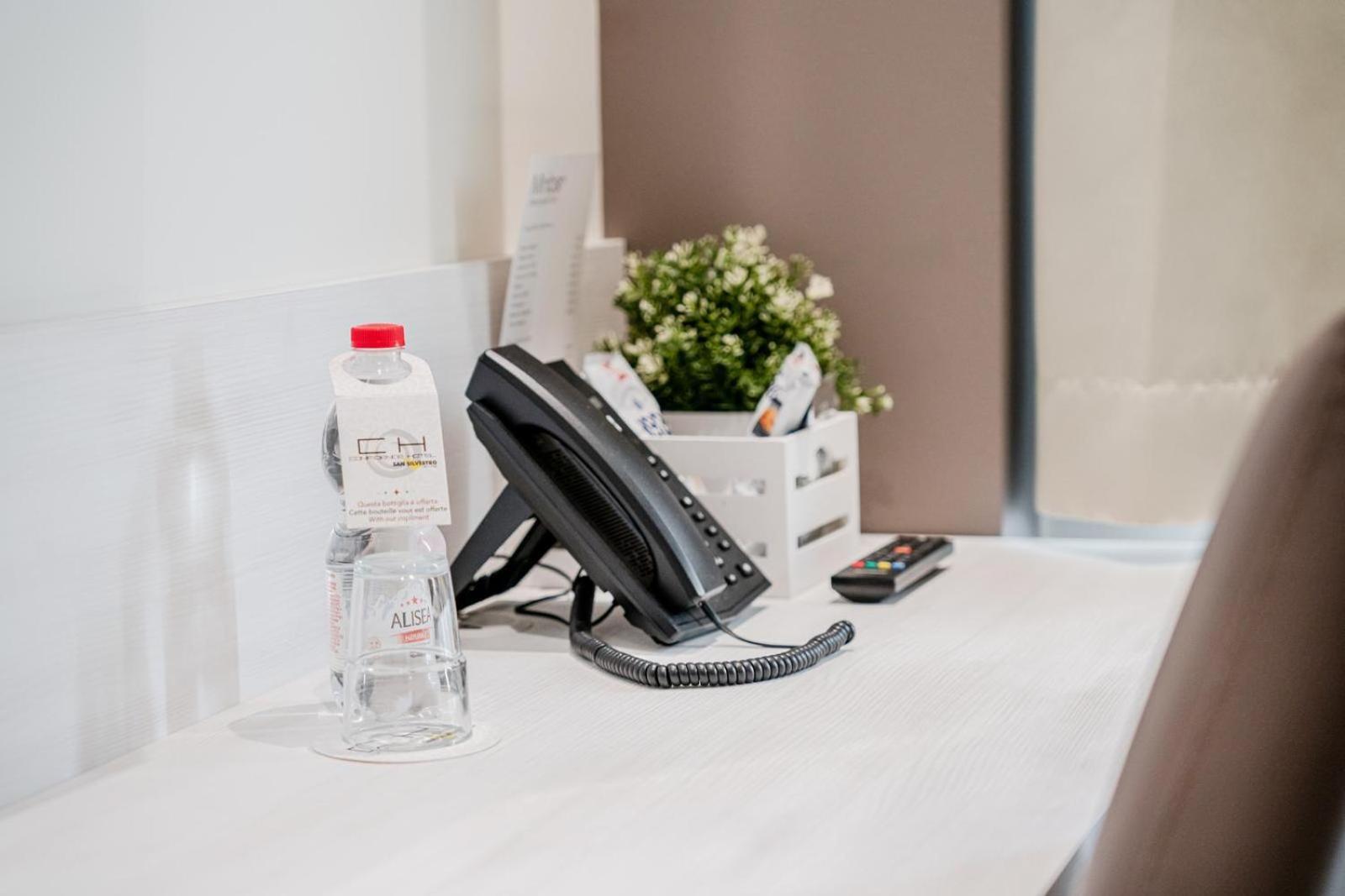 Confidence Hotel San Silvestro San Prospero Екстериор снимка