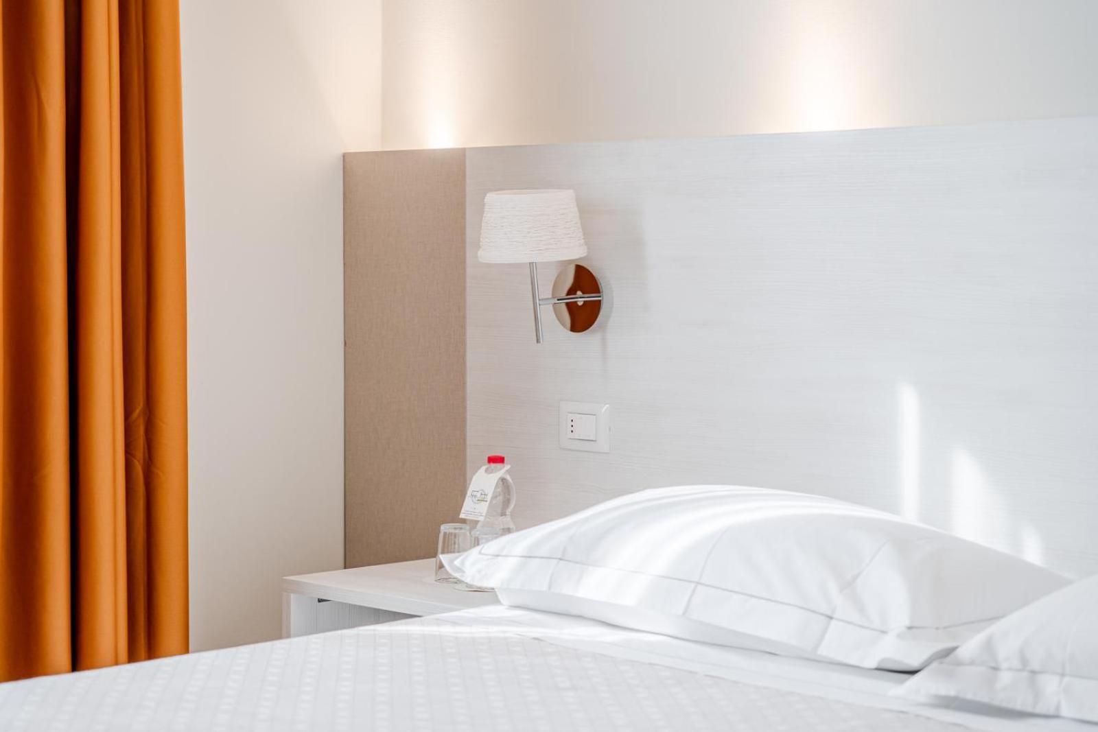Confidence Hotel San Silvestro San Prospero Екстериор снимка