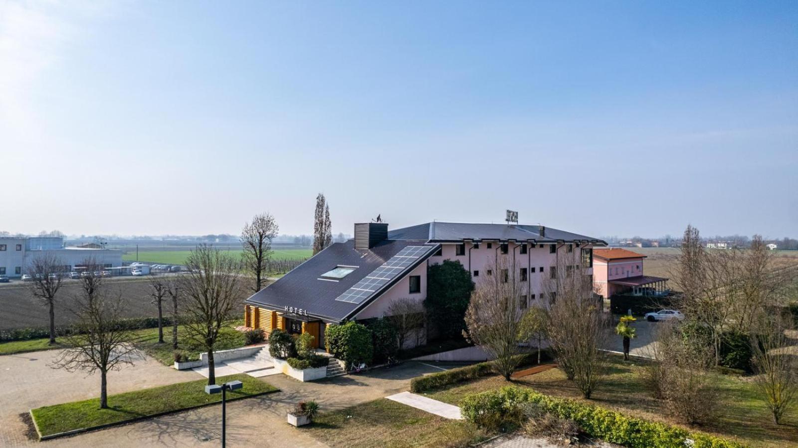 Confidence Hotel San Silvestro San Prospero Екстериор снимка
